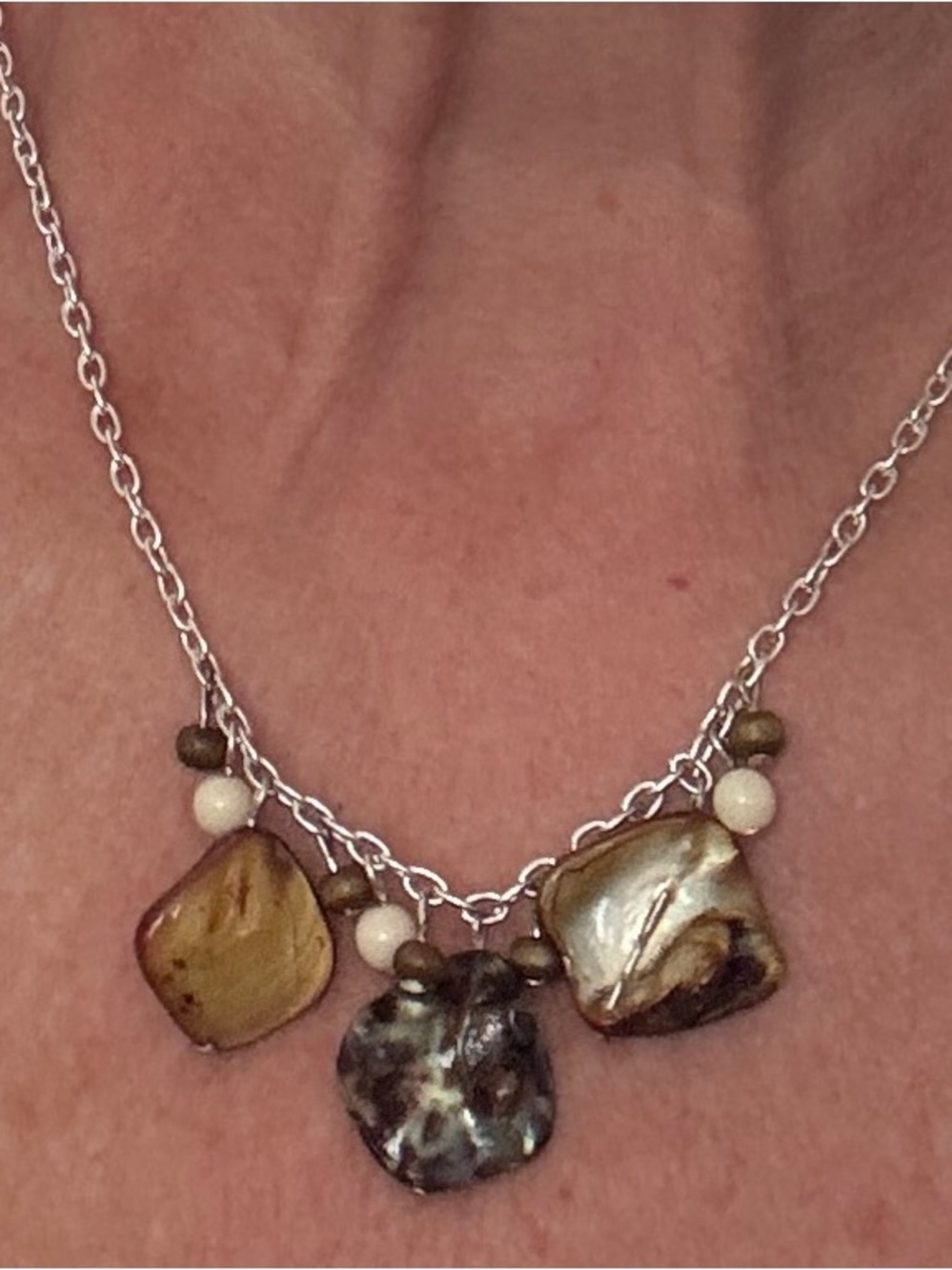 SHELL NECKLACE - Picture 3 of 3